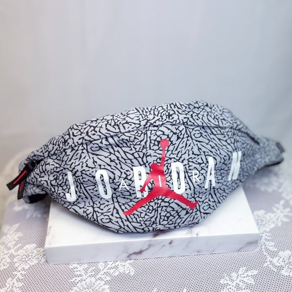 Jordan Air Jordan Crossbody Belt Bag NWT Unisex - Picture 4 of 16